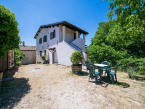 Гостиница Serene Apartment in Sellano with Shared Swimming Pool  Селлано